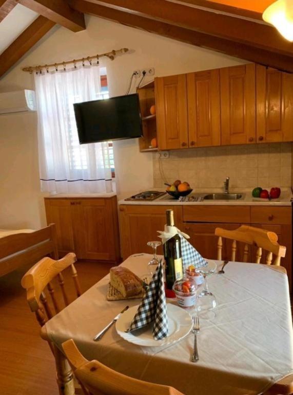Lovely Studio Apartments Mali Raj Vrsar Exterior foto